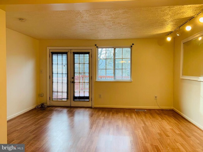 Building Photo - 12508 Cross Ridge Way