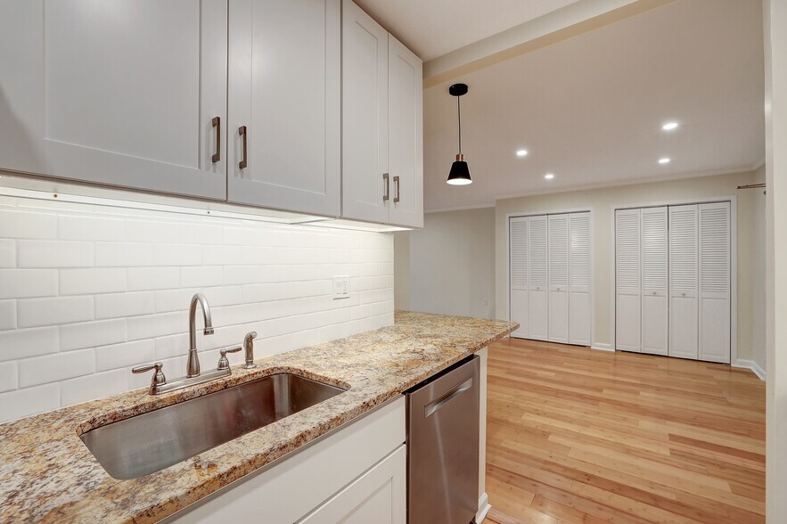 Building Photo - 2711 Ordway St NW