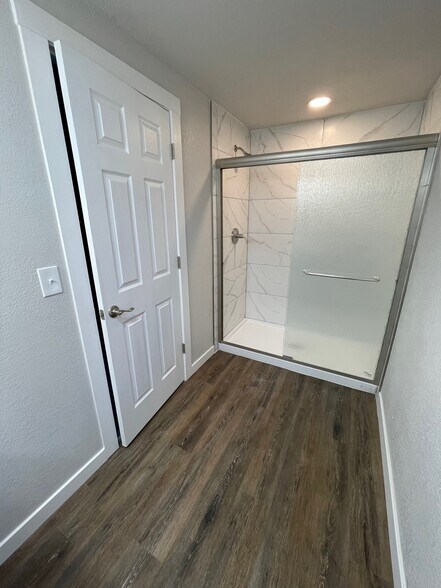 Building Photo - 16749 E 13th Ave