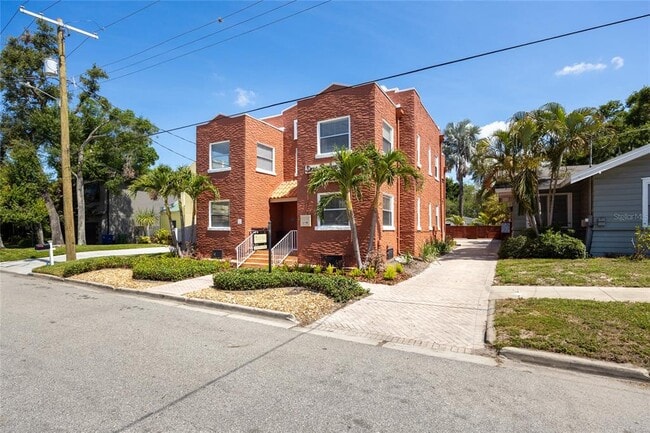 Building Photo - 3205 W San Pedro St