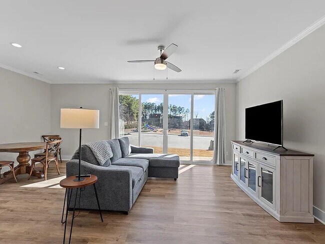 Building Photo - Lease OR Lease to Own