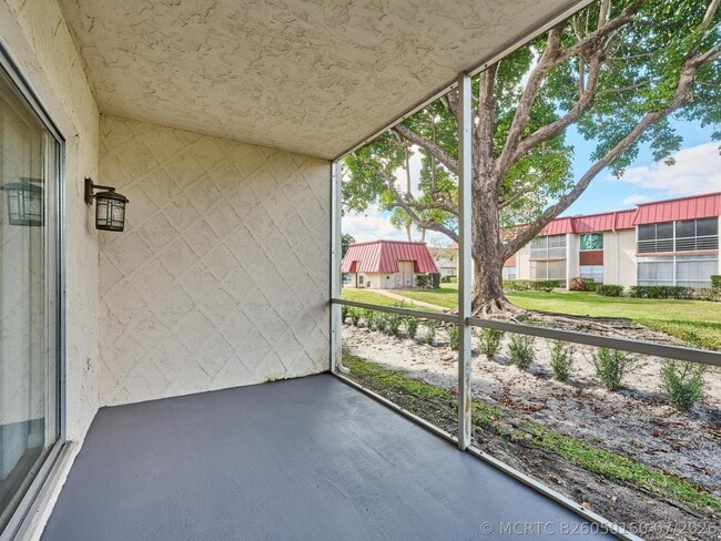 Building Photo - 12021 W Greenway Dr