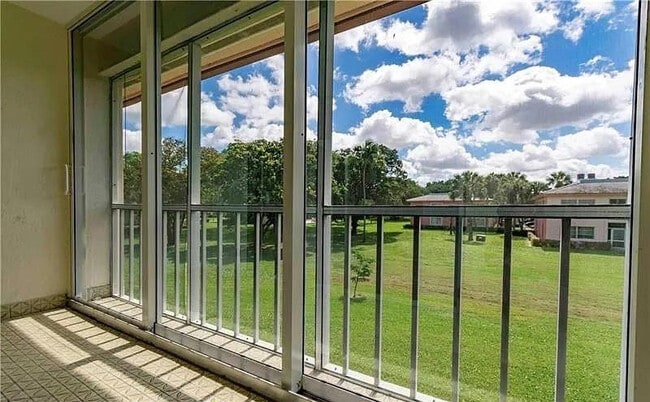 Building Photo - 1203 Bahama Bend