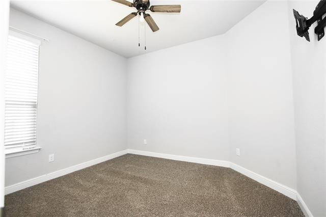 Building Photo - 2405 Moon Rnch