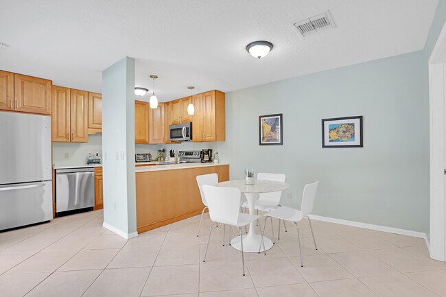 Building Photo - 3201 SE Guinevere Ln