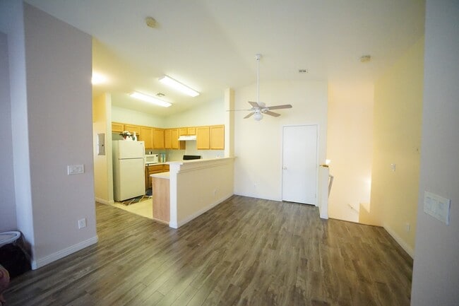 Building Photo - NO SHOWINGS until 5/1/2026