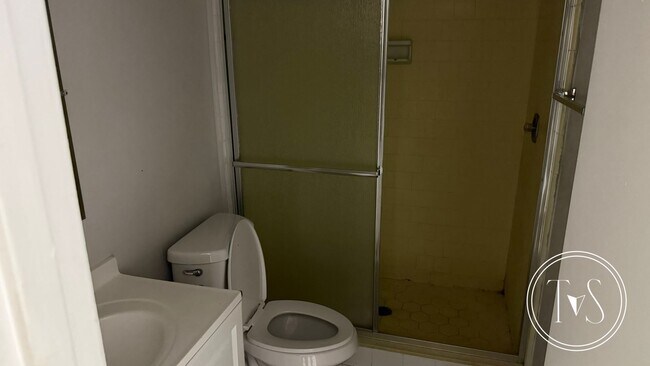 Building Photo - 133 Runaway Point Rd