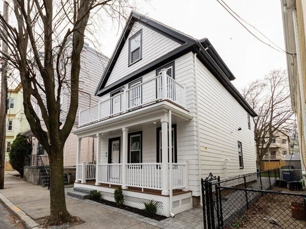 Building Photo - 70 Moreland St