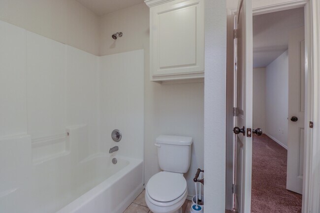 Building Photo - 9806 Avenue W