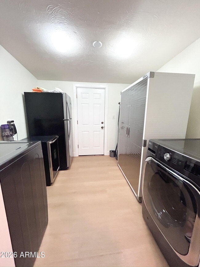 Building Photo - 1126 W Oxford Dr