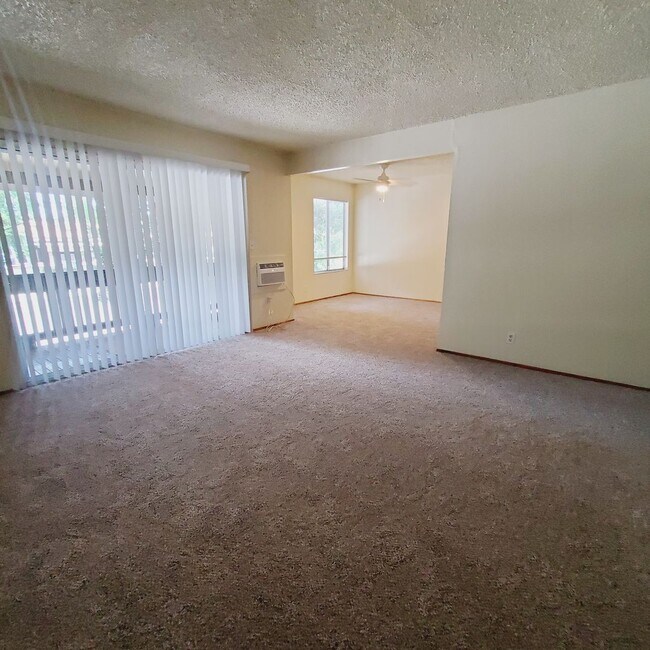 Building Photo - 2 Bedroom Upper Unit In Central Livermore ...