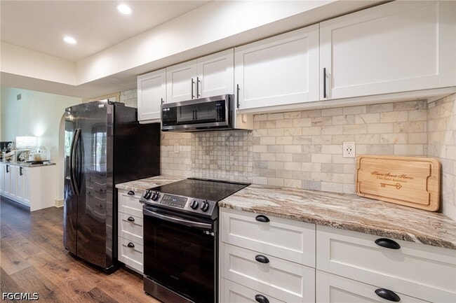 Building Photo - 2507 Lakeview Dr