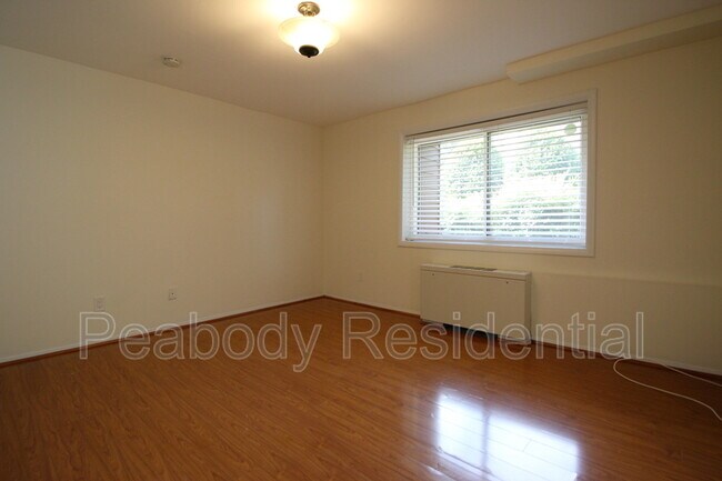 Building Photo - 1511 S George Mason Dr
