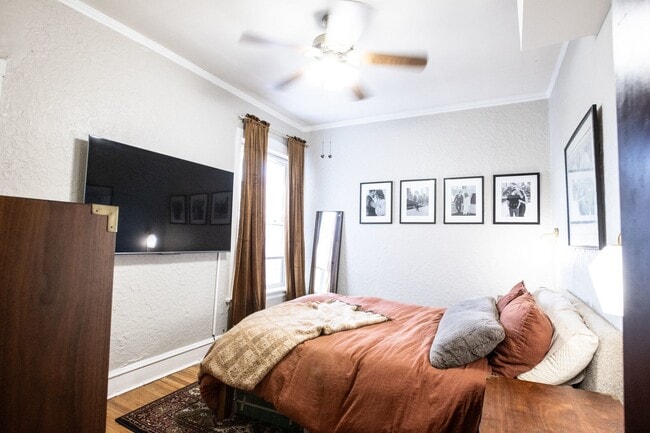 Building Photo - 1514 W Addison St