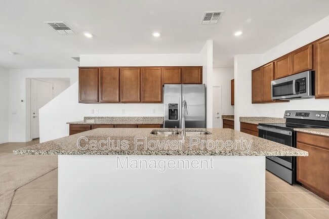 Building Photo - 9850 E Tamery Ave