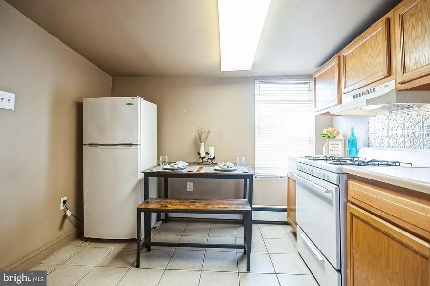 Building Photo - 1124 S 15th St