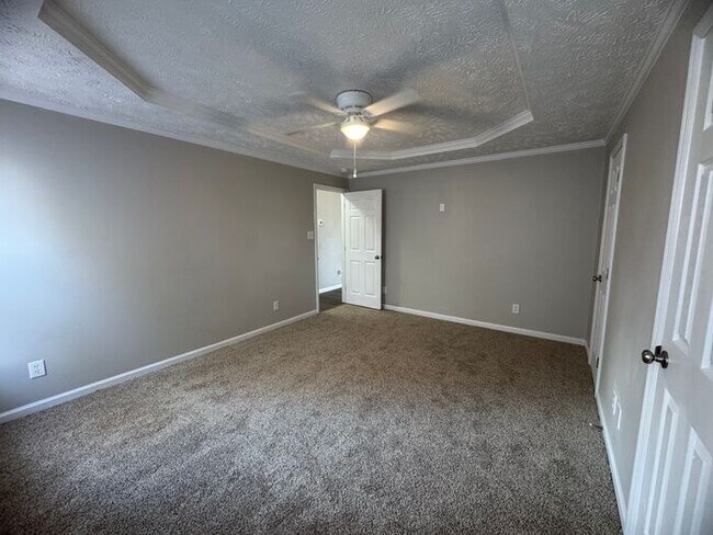 Building Photo - 1453 Ferndell Dr