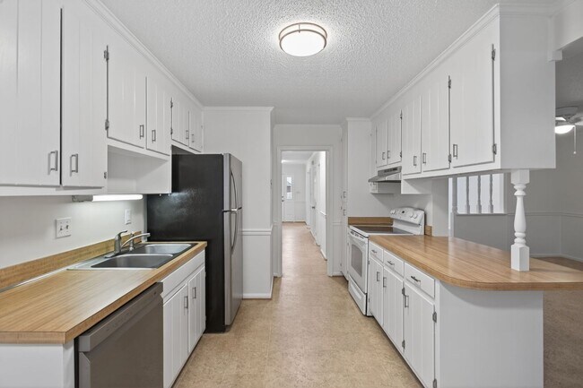 Building Photo - 39 W Wainwright Dr