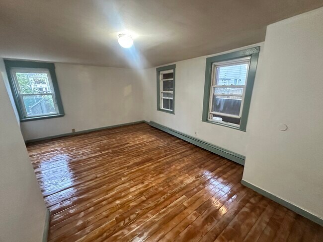 Building Photo - 56 7th St