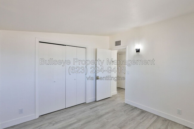 Building Photo - 621 S California St