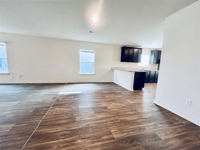 Building Photo - 520 Locksley Cove