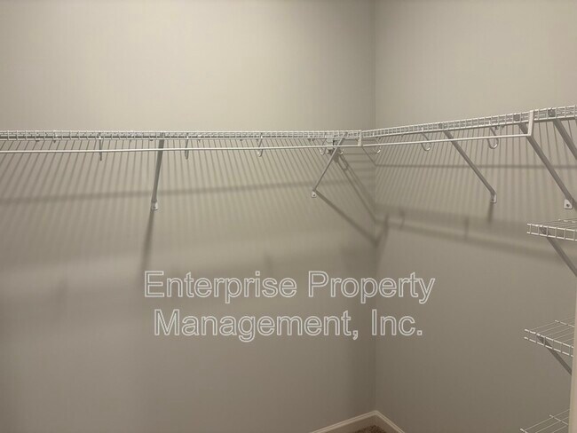 Building Photo - 265 Kipling Dr