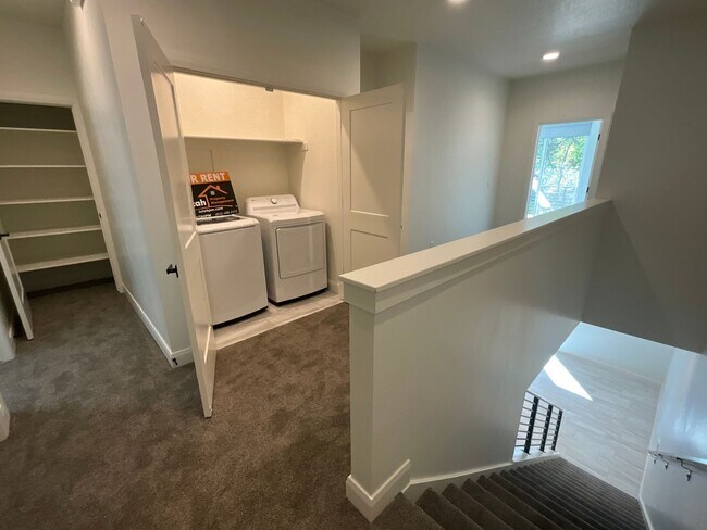Building Photo - 4012 Burch Creek Dr
