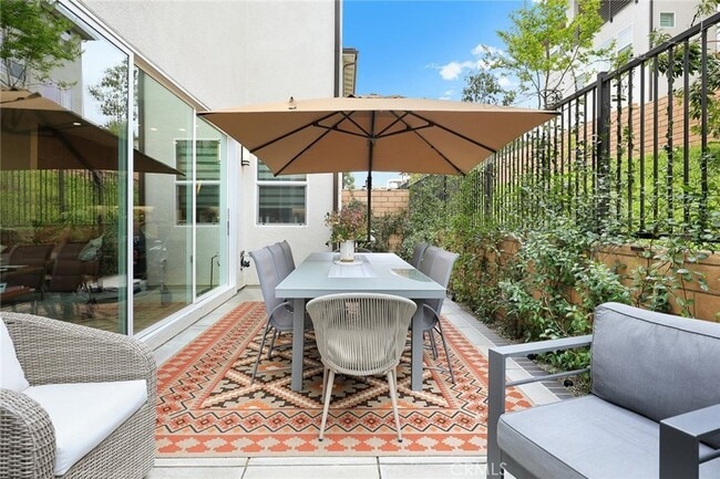 Building Photo - 478 Sycamore Dr