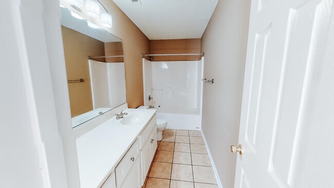 Building Photo - 104 Queens Ct