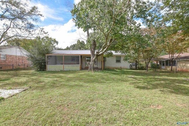 Building Photo - 11021 Strong Dr SE