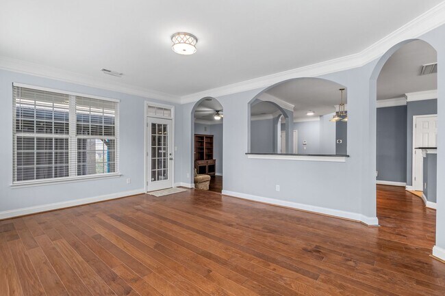 Building Photo - Luxury Living in High Point NC