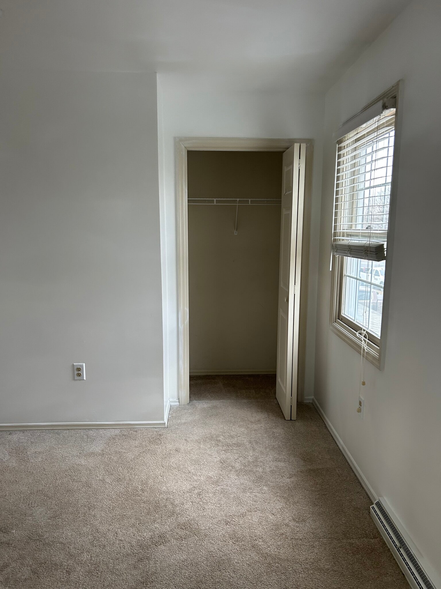 Building Photo - 19 Sycamore Dr