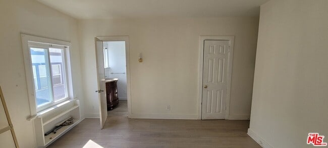 Building Photo - 1240 S Lucerne Blvd