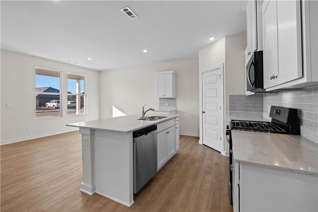 Building Photo - 4682 W Aurora St