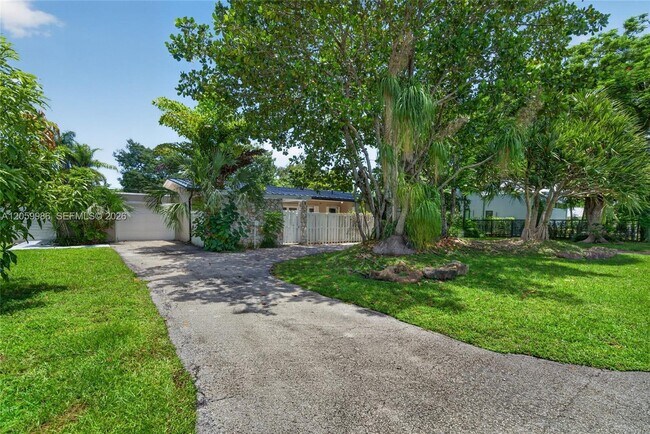 Building Photo - 12930 SW 81st Ave