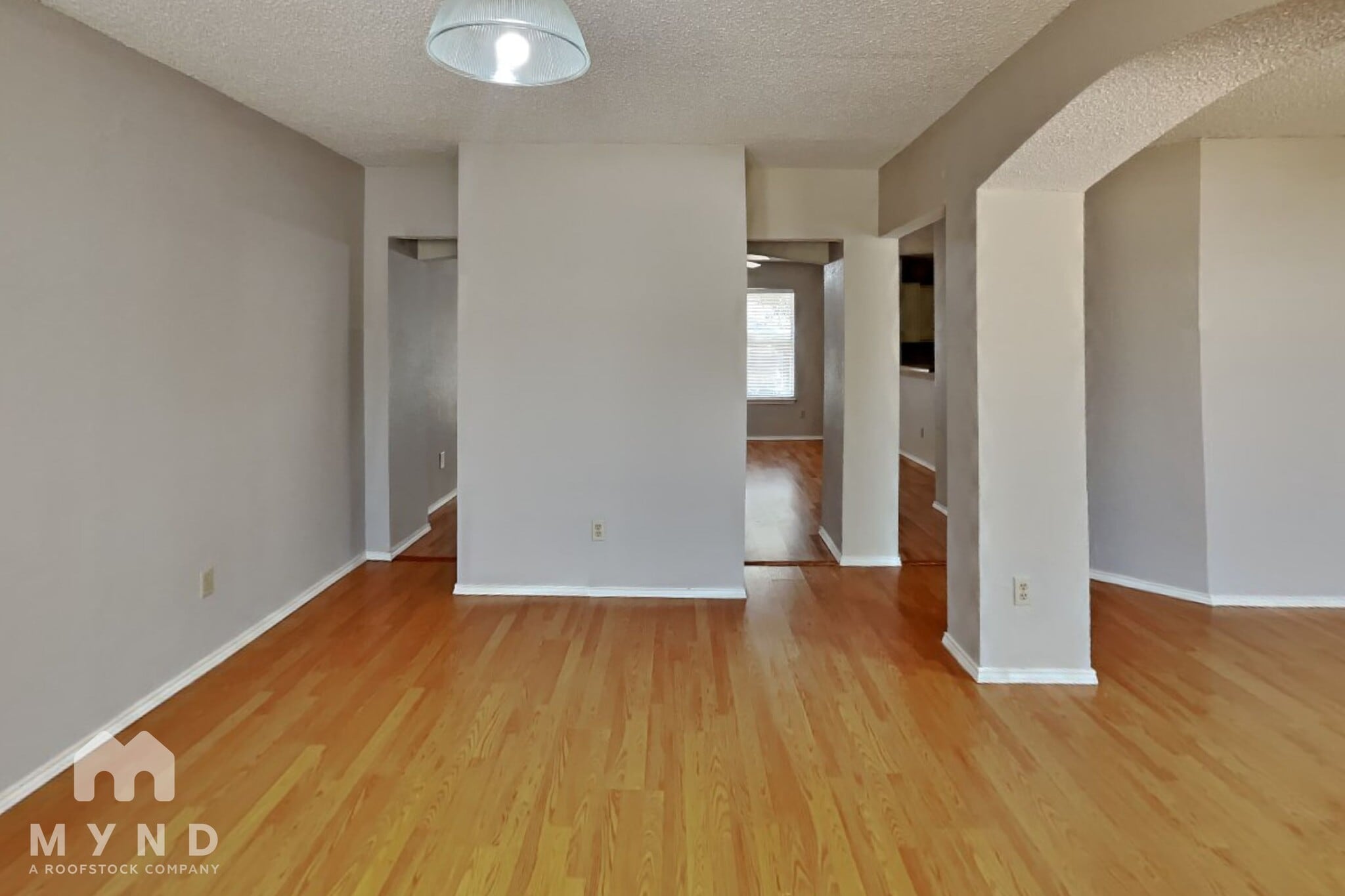 Building Photo - 3205 Meadowview Dr