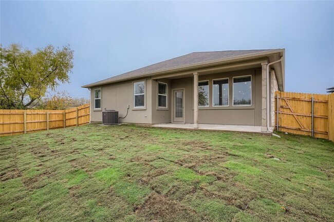 Building Photo - 316 Charles Trl