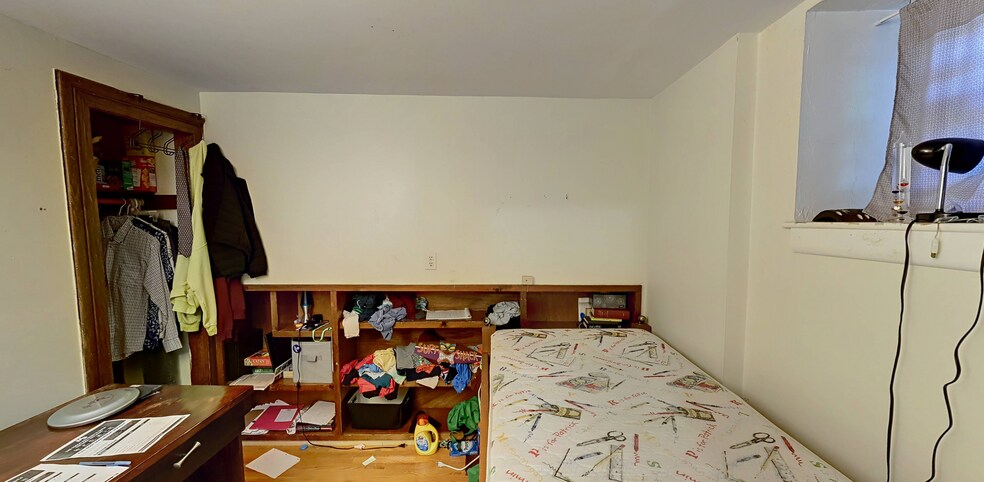 Building Photo - 52 Queensberry St