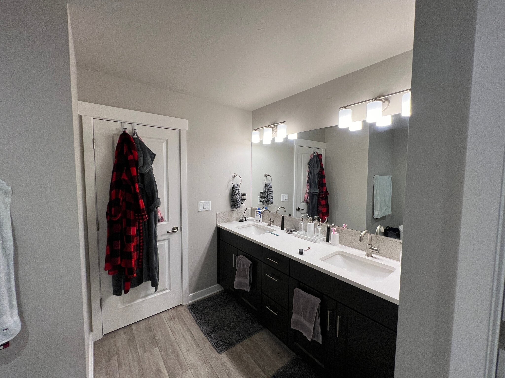 Building Photo - 5565 SE 80th Ave