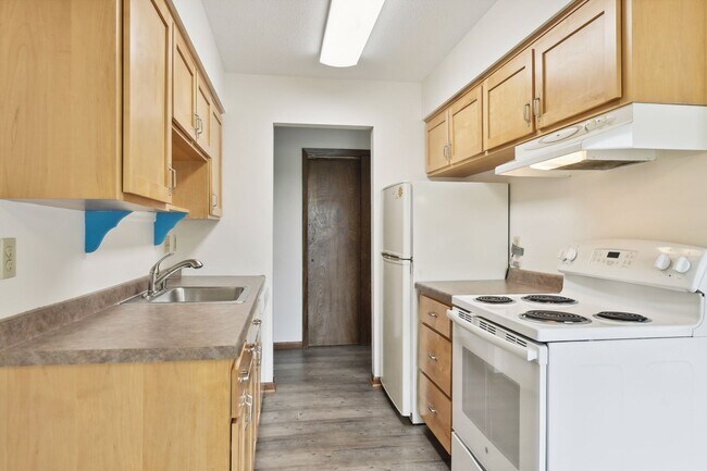 Building Photo - 819 11th Ave S