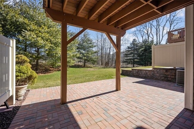 Building Photo - 1226 Hustis Dr