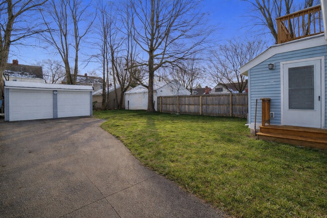 Building Photo - 3746 Northwood Rd