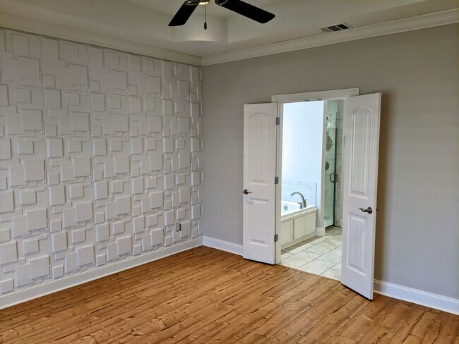 Building Photo - Wake up on Sleepy Brook Rd!