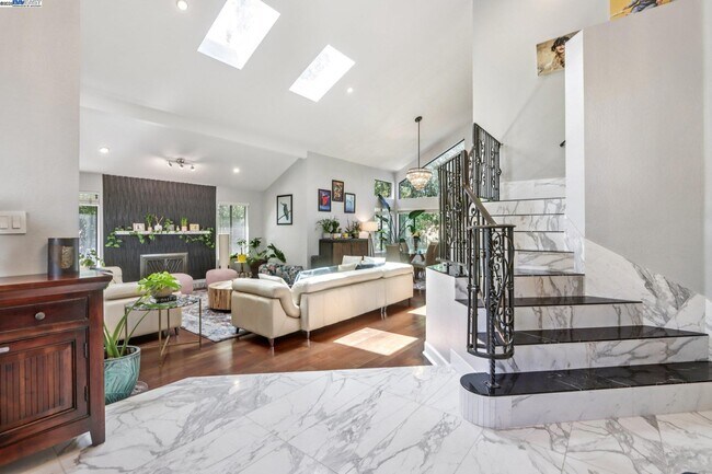 Building Photo - 3745 Deer Trail Ct
