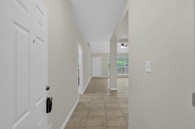 Building Photo - 22727 Bridgewater Dr