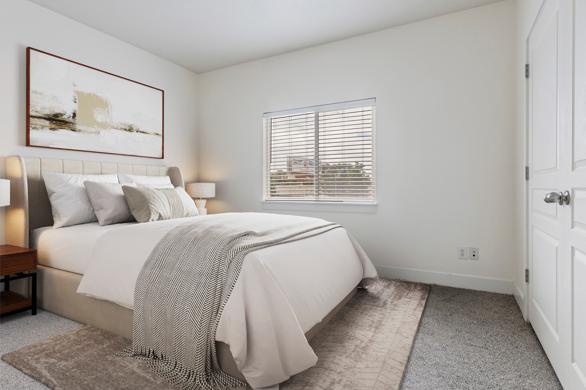 Building Photo - 389 S State St