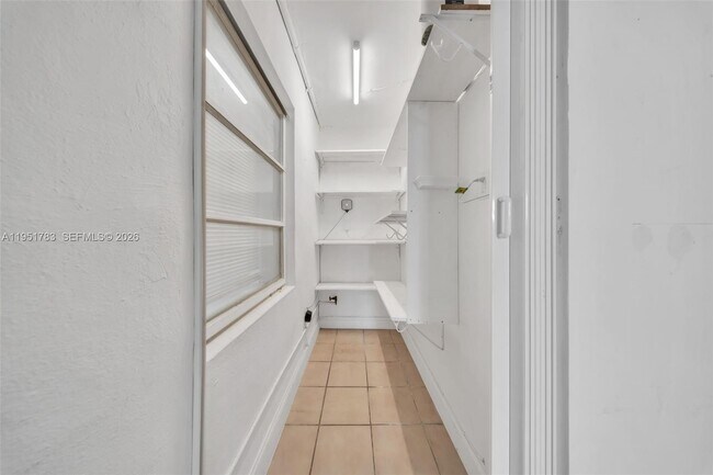 Building Photo - 1624 NE 175th St