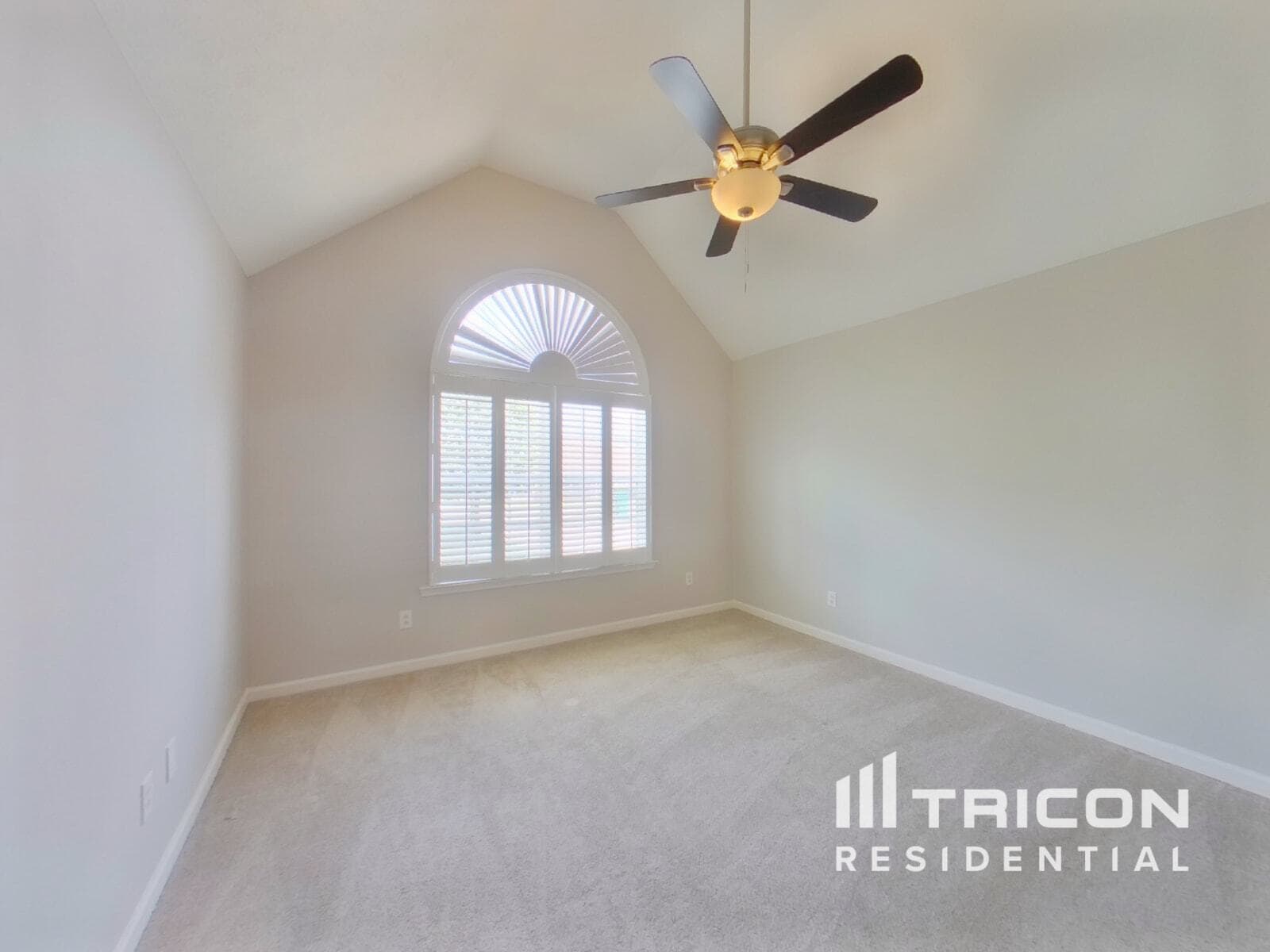 Building Photo - 2108 Montgomery Ln