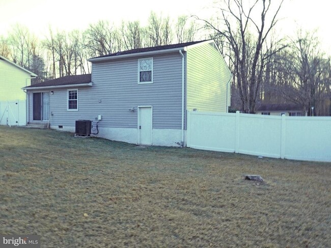 Building Photo - 12500 Sturdee Dr