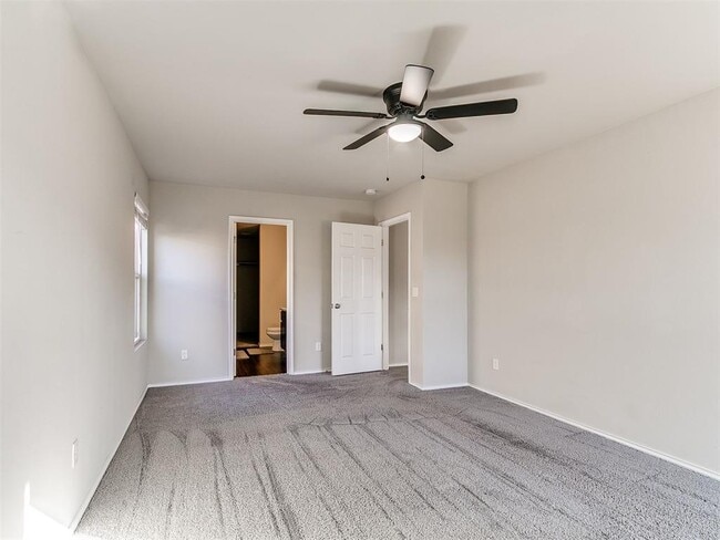 Building Photo - 2217 Stella Rd